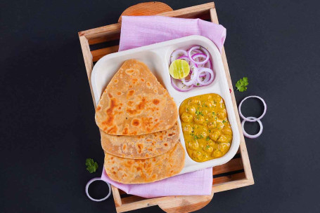 Chole Met Paratha Lunchbox