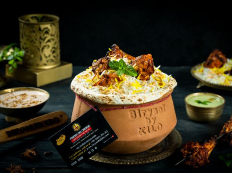 Kip Tikka Biryani [1/2Kg] 1-2 Personen