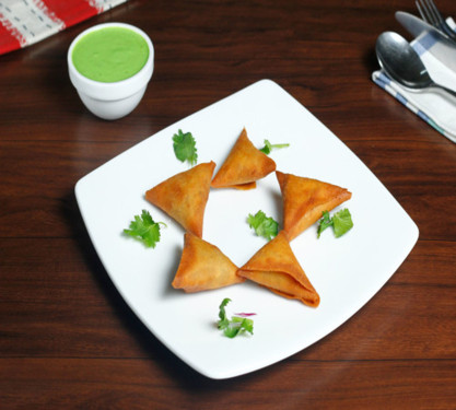 Buharis Special Mutton Samosa (6 Pcs)