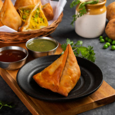 Gebakken Punjabi Aloo Samosa