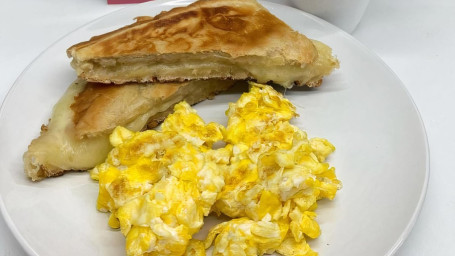 Scrambled Eggs With Toast Huevos Revueltos Con Tostada