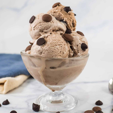 Chocolate Chips Ice Cream (1 Ltr)