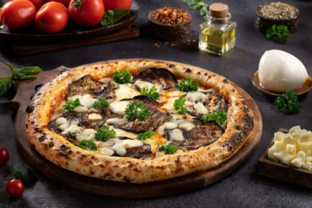 Naples Grilled Eggplant Pizza