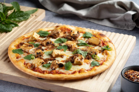 India Paneer Makhni Pizza