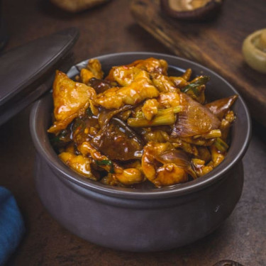 Clay Pot Braised Chicken With Mushroom