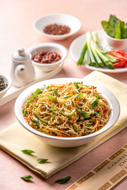 Wok Tossed Hakka Noodles Vegetable