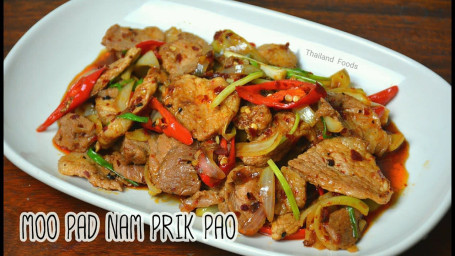 Kai Phad Nam Prik Pow