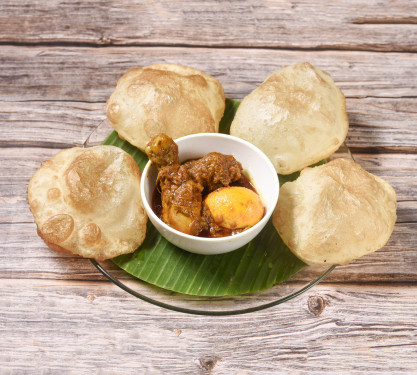 Luchi (4 Pcs) Chicken Dakbangla (2 Pcs 1 Egg)