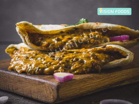 Dal Makhani Naan Turnover