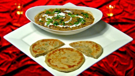 Masala Kulcha Bread (2 Pieces), Dal Makhni With Salad