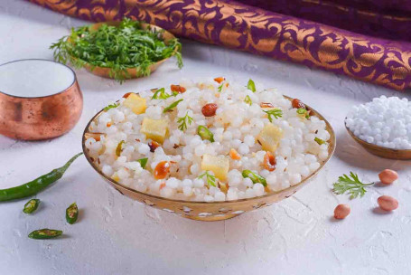 [Minder Dan 600 Calorieën] Sabudana Khichdi Curd Maaltijd