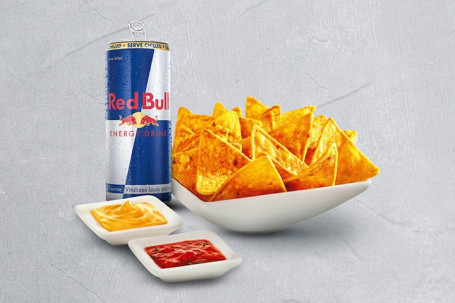 Combinatie Redbull (330 Ml) En Nacho's (180 G).