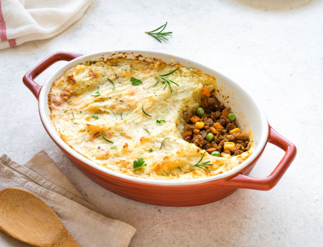 Shepherd's Pie (Chicken) With Garlic Bread