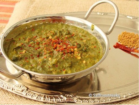 Subz Saag Handi Curry