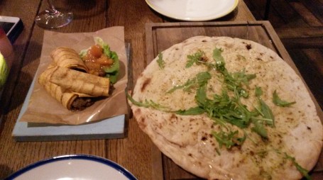 Steengebakken Knoflook En Kruid Flatbread