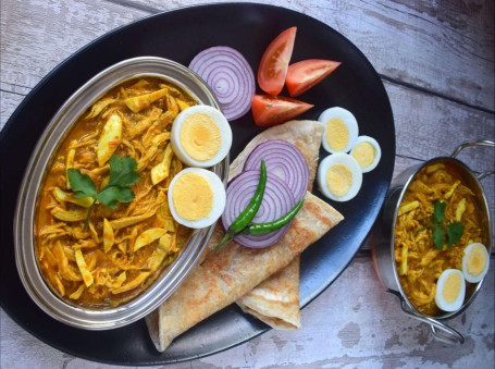 Amritsari Kulcha With Murg Bharta