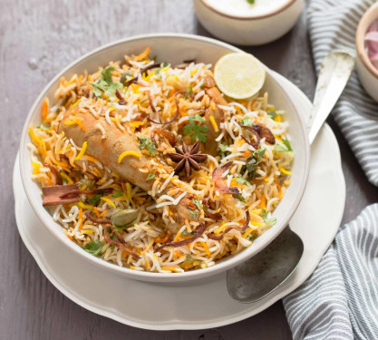 Nawabi Chicken Dum Biriyani With Lime Peeper