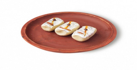 Vanilla Roll Sandesh