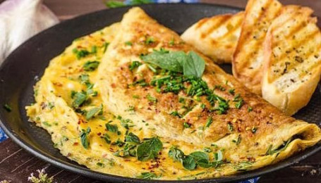 Chesse Omelette With Garlic Bread