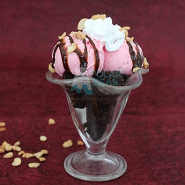 Chocolate Blush Sundae