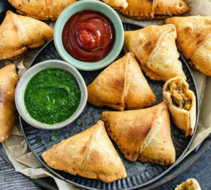 Masala Paneer Samosa (4 Pcs)