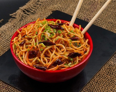 Veg Schezwan Noodles [Serves 2]