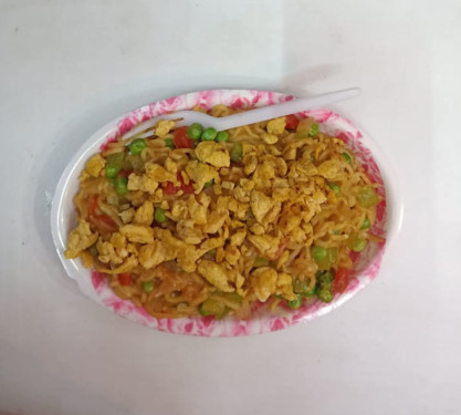 Vegetable Maggi With Egg Vujiya