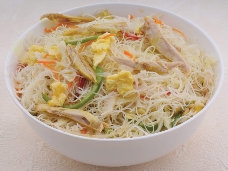 Chicken Cantonese Rice Noodles