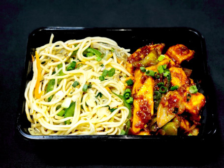 Punjabi Chilli Paneer With Vegetable Hakka Noodle