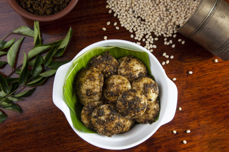 Ghee Podi Idli (Karuveppulai Podi)