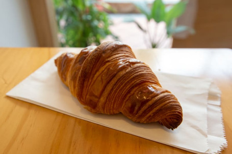 Petite Croissant 2 Nos