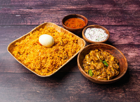 Egg Biriyani Pichu Potta Kozhi Varuval