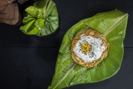 Vazhai Ellai/ Killi Parotta Chicken