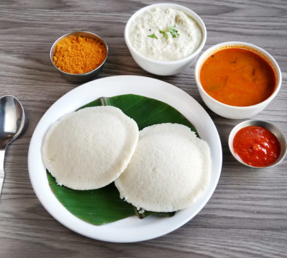 Idli 3 Nos Sambar Coconut Chuteny Chilli Chuteny