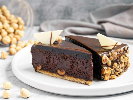 Hazelnut Praline Mousse Pastry [1 Piece]