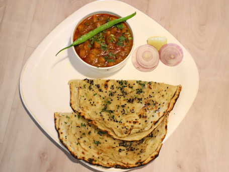 Boter Chole Kulcha