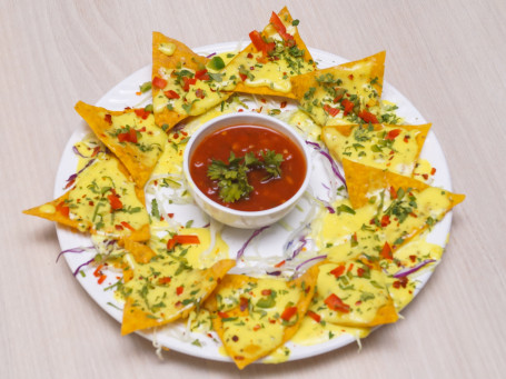 Nachos With Cheese Salsa Sauce