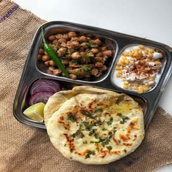 Aloo Kulcha With Raita And Chole