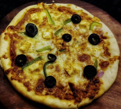 10 Makhni Paneer Pizza