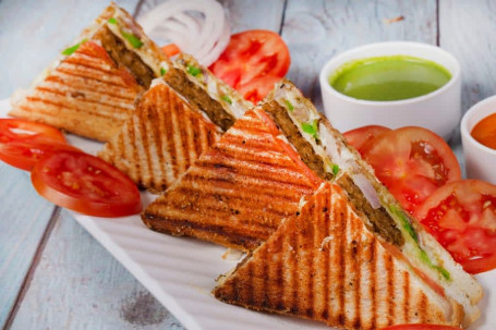 Aloo Matter Club Sandwich