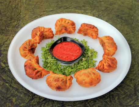 Wheat Veggie Fried Momos (8 Pcs)