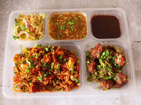 Veg Manchurian Dry With Chineese Bhel Thali)