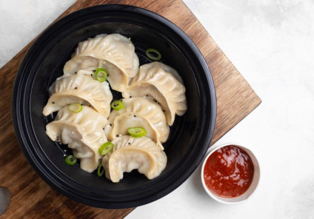 Juicy Steamed Chicken Momos