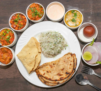 Dal Makhani Roti Combo