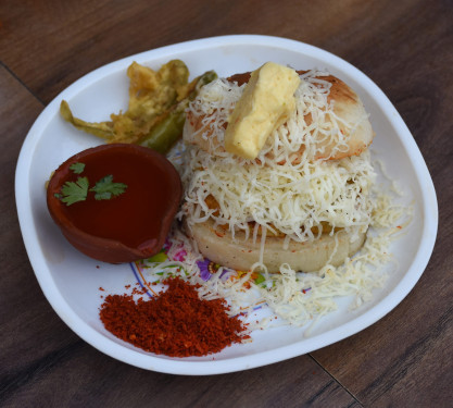 Butter Masala Cheese Vadapav