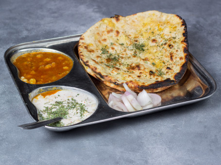 2 Amritsari Kulcha Chole Raita