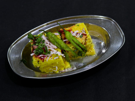 Plain Dhokla (1 Pc) (Served With Chutney)