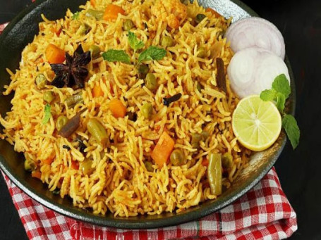 Veg Biryani With Raita/ Gravy