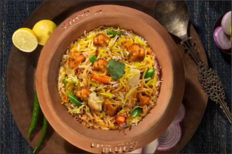 Veg Dum Biryani Handi (Met Paneer)