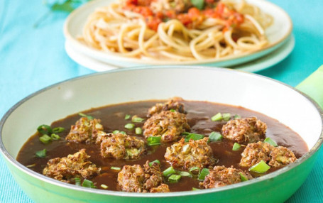 Manchurian Noodels (Gravy